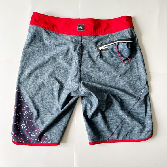 Quicksilver Board Shorts (XS) - Picture 5 of 5